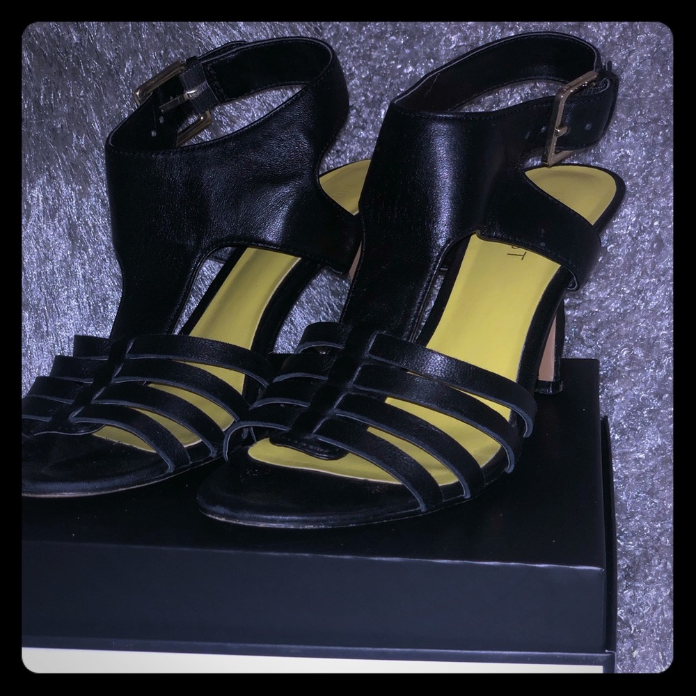 Nine West black leather sandals size 6